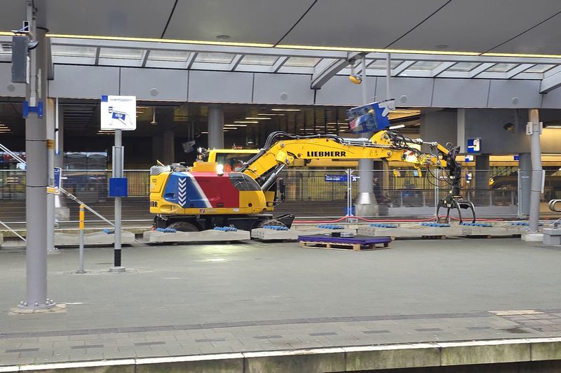 Werkzaamheden aan verbreding perron Utrecht Centraal